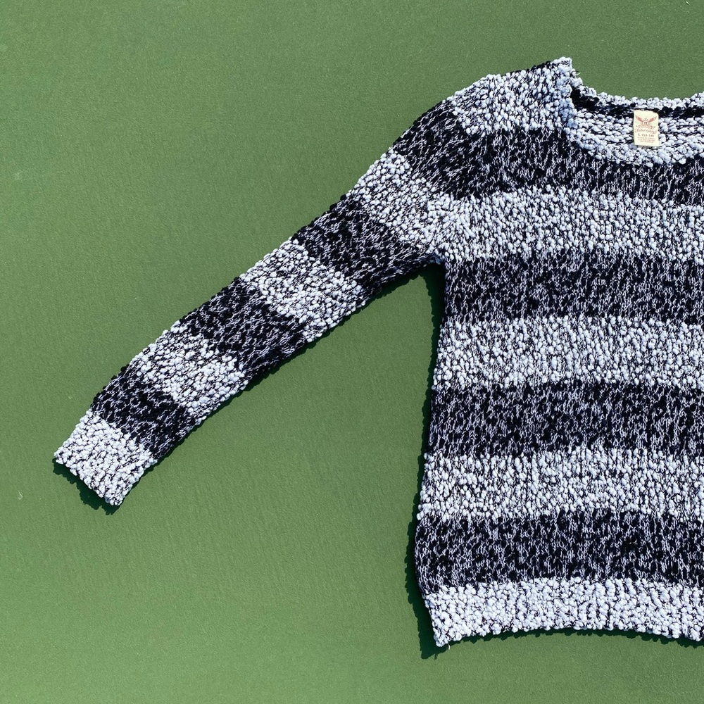 Sweater - Picture 4 of 6